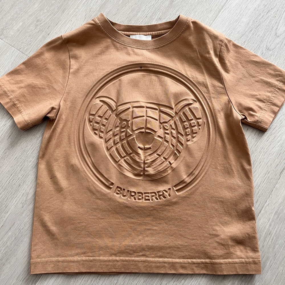 SOLD—-Burberry t-shirt size 4years